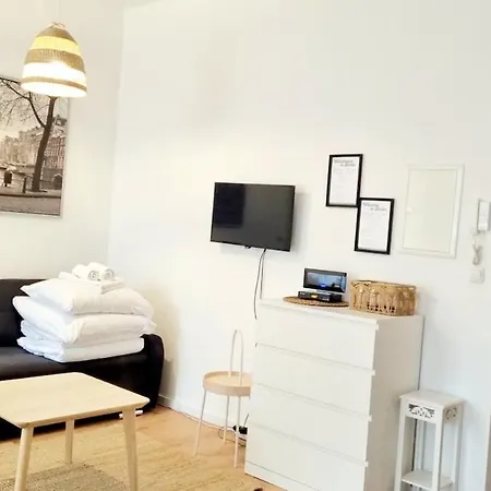 L30 Neukoelln Apartment *