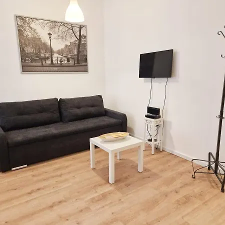 L30 Neukoelln Apartment *