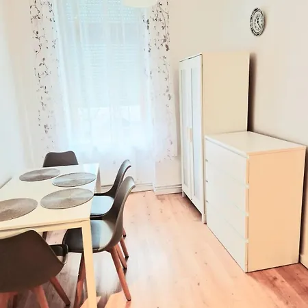 L30 Neukoelln Berlin