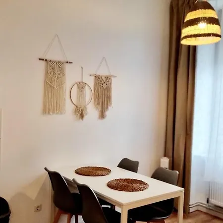 L30 Neukoelln ベルリン