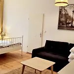 L30 Neukoelln Appartement *